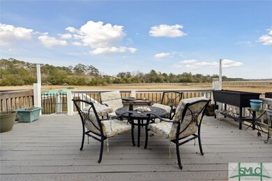 A composite deck to view all the gorgeous views of