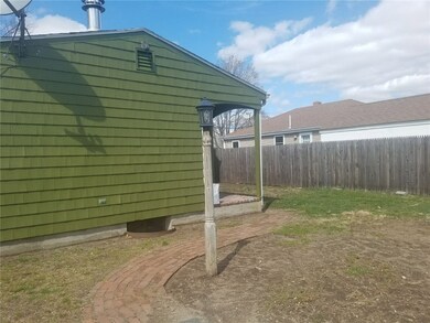 75 Dawson St, Pawtucket, RI 02861 - photo 4