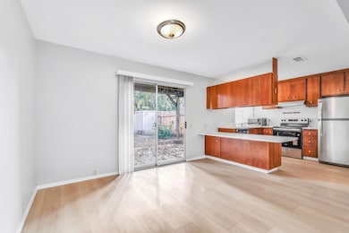 1574 Drake Dr unit 423, Davis, CA 95616 - photo 6