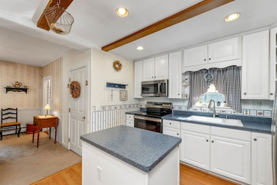 42 Carroll St, Pittsfield, NH 03263 - photo 6