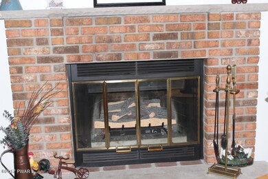 384 Underwood Ln, Hamlin, PA 18427 - photo 7