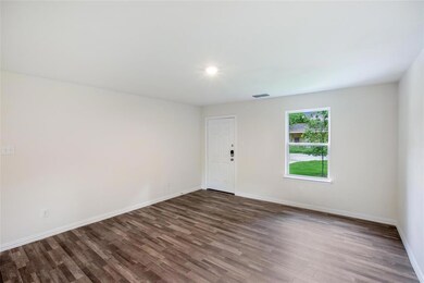 2329 Jodi Ln, Gainesville, TX 76240 - photo 2