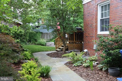 5911 Monticello Rd, Alexandria, VA 22303 - photo 2