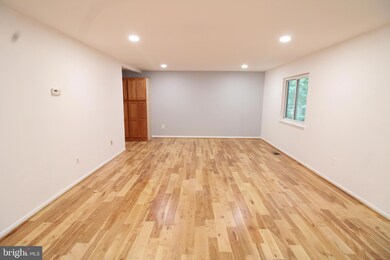 1554 Goldenrain Ct, Reston, VA 20190 - photo 6