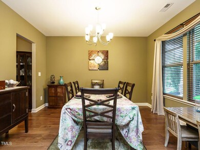 006-1280x960-dining-room