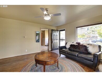 2917 Colorado St, Longview, WA 98632 - photo 4