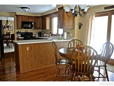 3201 Rachelle Dr, North Tonawanda, NY 14120 - photo 4