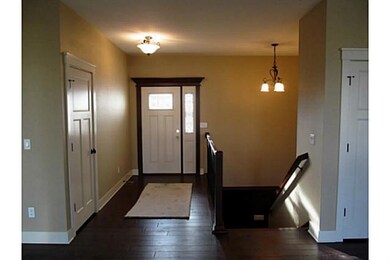 9609 Valley Pkwy, Johnston, IA 50131 - photo 2