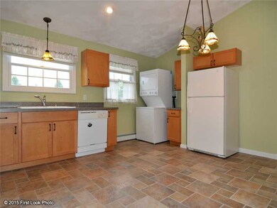 14 Stella St, Providence, RI 02909 - photo 2