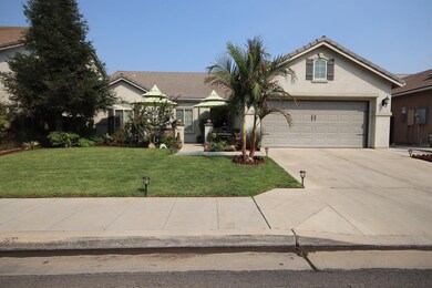 6602 E Simpson Ave, Fresno, CA 93727 - photo 2