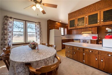 4536 S Sunset Dr, Coopersburg, PA 18036 - photo 6