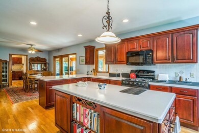 03_20CrossCartWay_5_Kitchen_MLSuse_1500x