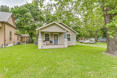 306 N Washington St, Cleburne, TX 76031 - photo 3