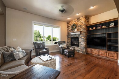 462 Napa Loop MLS-16