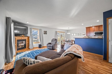 817 35th St SW, Bondurant, IA 50035 - photo 4