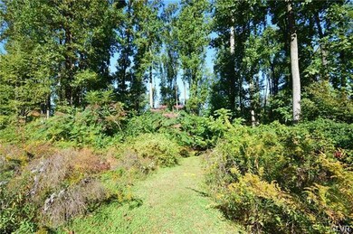 5602 Oak Ln, Zionsville, PA 18092 - photo 7