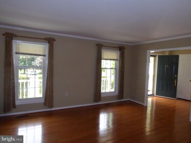 6200 Falcon Landing Ct, Burke, VA 22015 - photo 5