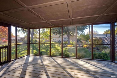 1325 W 43rd St, Davenport, IA 52806 - photo 5