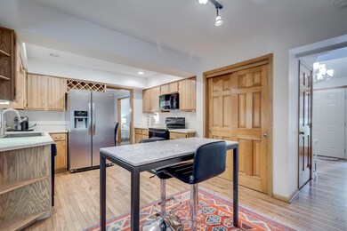 12 - 2784 Lakinhurst Drive-13.jpg