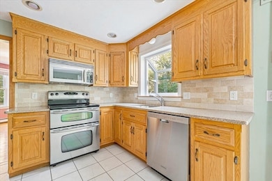 2 Kayla Dr, Franklin, MA 02038 - photo 4