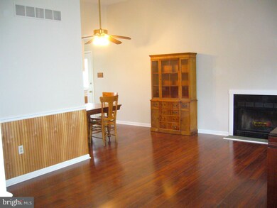 1303 Fairbourne Ct unit 1303, Lansdale, PA 19446 - photo 3