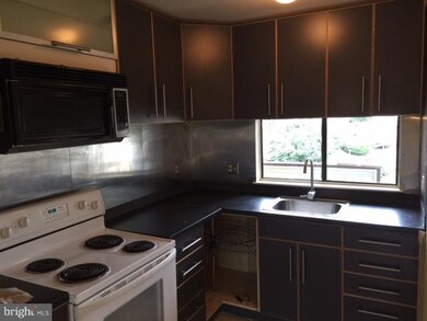 8720 Village Square Dr, Alexandria, VA 22309 - photo 2