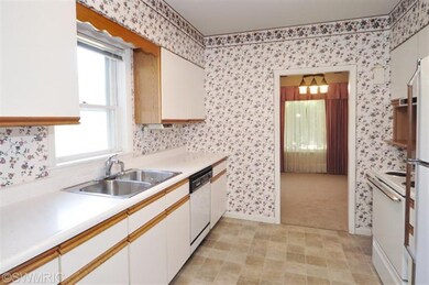 828 E Michigan Ave, Marshall, MI 49068 - photo 6