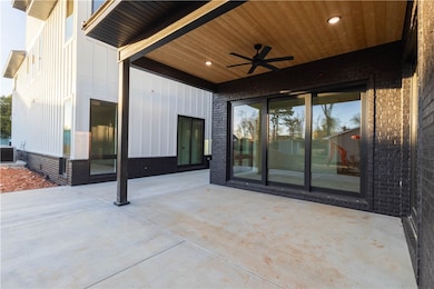 212 SW Glover St, Bentonville, AR 72712 - photo 4