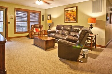 8 Newlyn Ln, Bella Vista, AR 72714 - photo 4