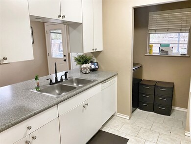 210 Avenue H, Brazoria, TX 77422 - photo 7