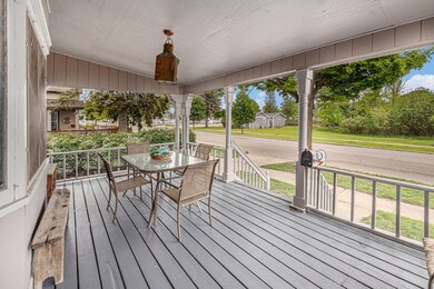 706 W Loomis St, Ludington, MI 49431 - photo 3