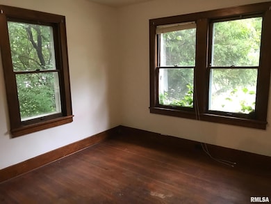 622 1/2 N Albert St, Macomb, IL 61455 - photo 7