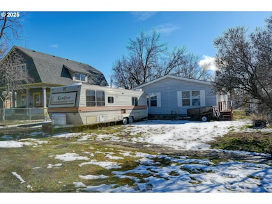 424 E High St, Athena, OR 97813 - photo 2