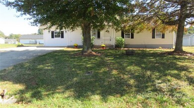 115 Hyde Ln, Statesville, NC 28625 - photo 2
