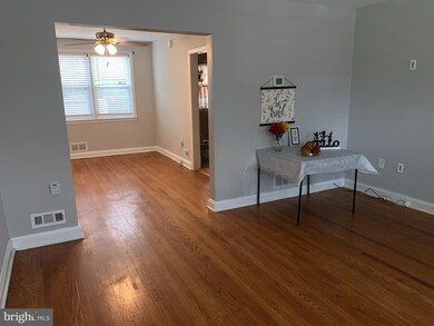 8646 Oak Rd, Parkville, MD 21234 - photo 3