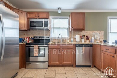 405 Holland Cir, Statesville, NC 28677 - photo 5