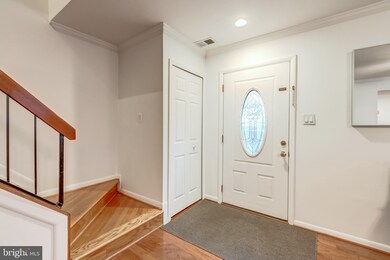 5670 Oak Tanager Ct, Burke, VA 22015 - photo 3