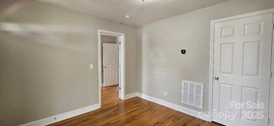 2820 Bellhaven Cir, Charlotte, NC 28214 - photo 3