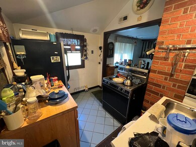 13 Vincentown Pemberton Rd, Pemberton, NJ 08068 - photo 2