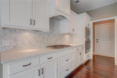 7701 Darnell St, Shawnee, KS 66216 - photo 6