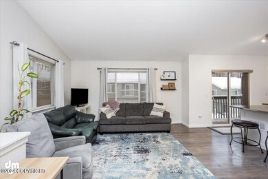 05-Living Room_IMG_6862-Edit
