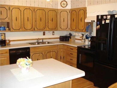 Kitchen. DISHWASHER, SMOOTH TOP ELECTRIC STOVE, LA