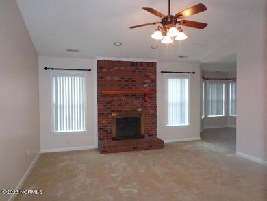 331 Richmond Dr, Jacksonville, NC 28540 - photo 5