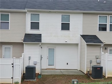 816 Ranchero St unit 4, Statesville, NC 28677 - photo 2