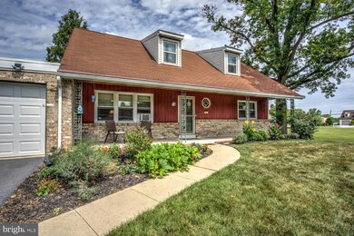 49 Cedar Ave, Brownstown, PA 17508 - photo 2