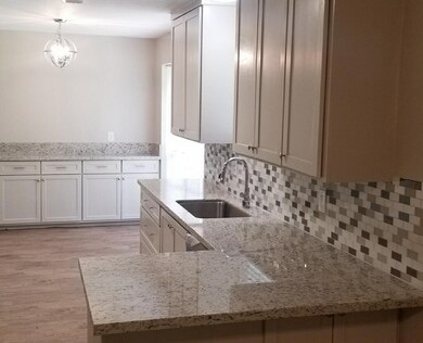 510 Castlelake Dr, Friendswood, TX 77546 - photo 7