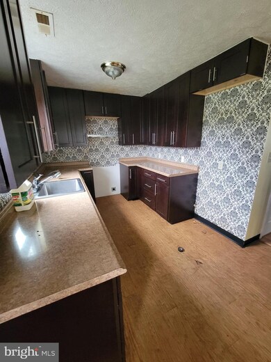 75 Jackson St, Paw Paw, WV 25434 - photo 6