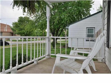 COVERED PORCH