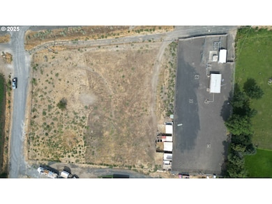 81925 Fox Ln, Umatilla, OR 97882 - photo 2