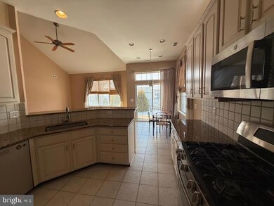 121 Einstein Way, East Windsor, NJ 08512 - photo 5